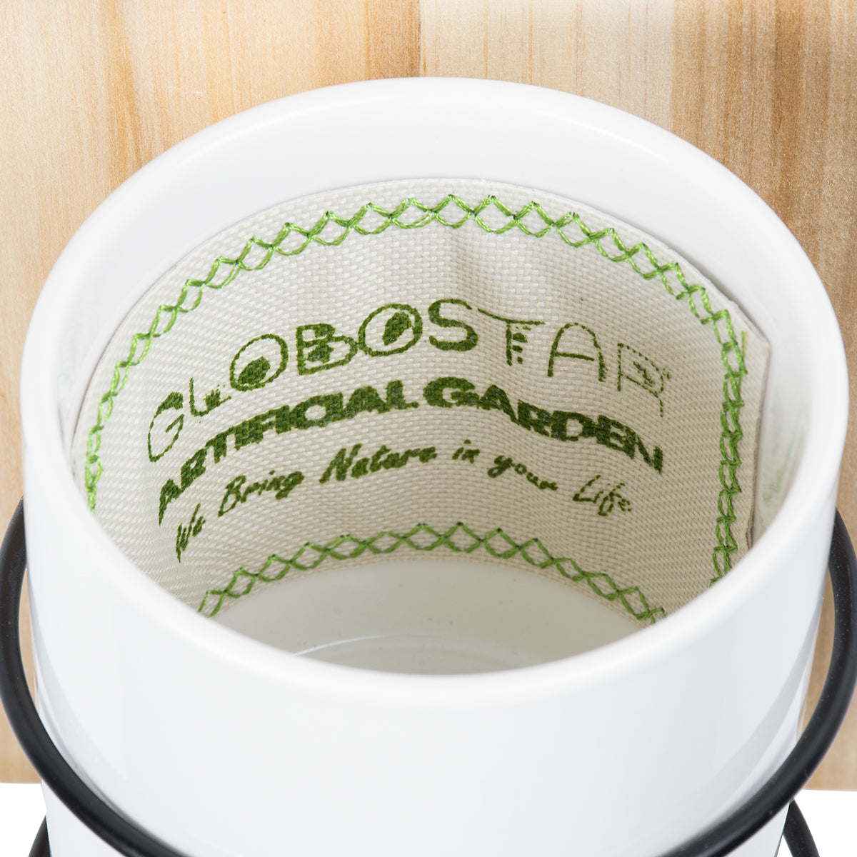 GloboStar® Artificial Garden SPETSES 20473 Επιτοίχιο Πήλινο Κεραμικό Κασπώ Γλάστρα με Ξύλινη Βάση - Flower Pot Μπεζ με Λευκό & Μαύρο Φ13cm x Υ23cm - ledmania.gr