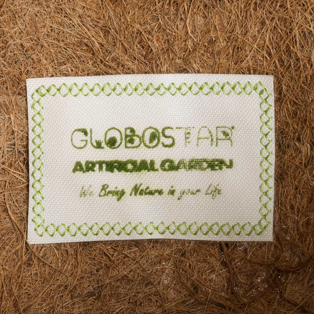 GloboStar® Artificial Garden SALAMINA 20560 Κρεμαστό Διακοσμητικό Κασπώ Γλάστρα - Flower Pot από Φλοιό Καρύδας Καφέ με Μαύρη Μεταλλική Βάση Φ25 x Υ14cm - ledmania.gr