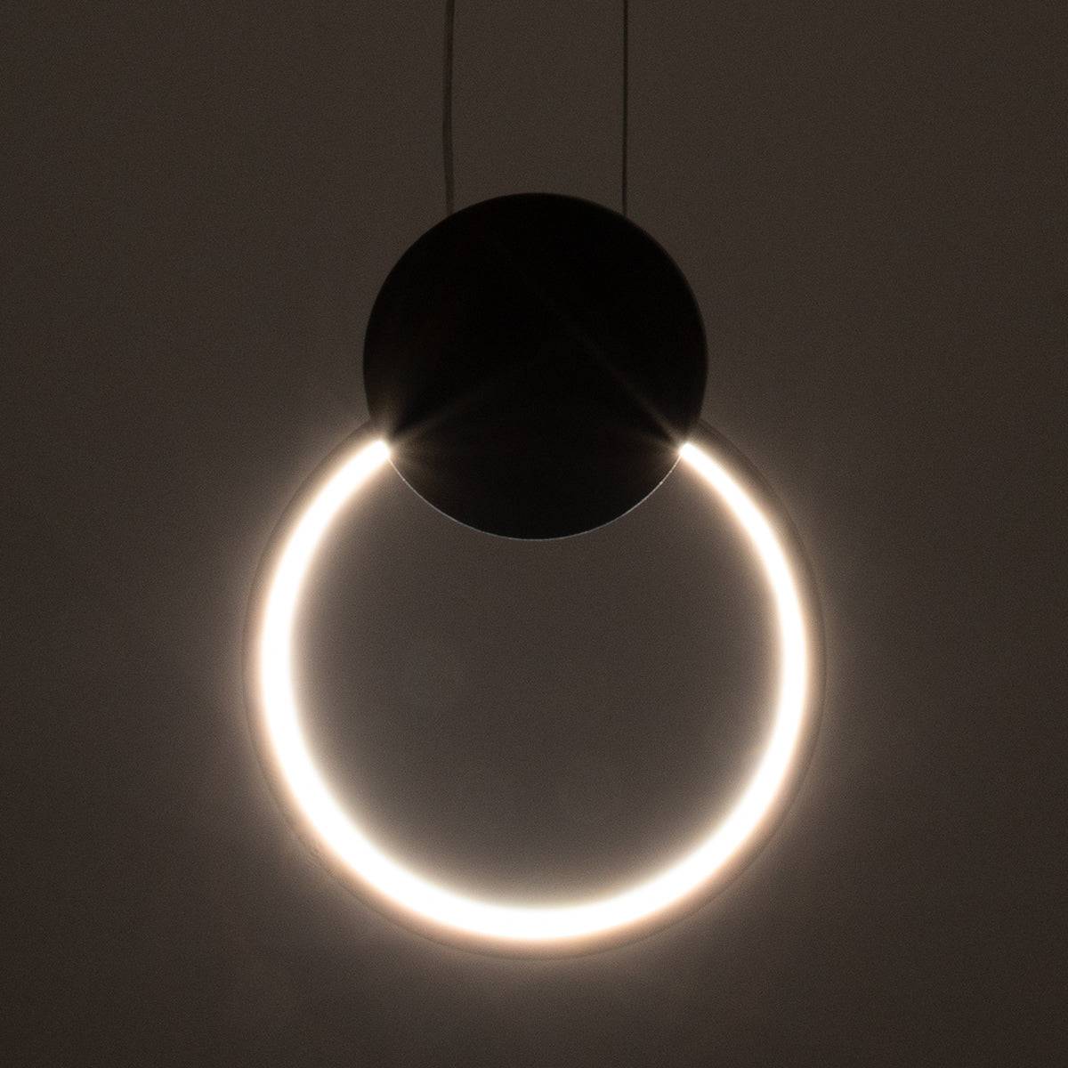 GloboStar® CYCLOS 61074 Κρεμαστό Φωτιστικό Οροφής Design LED CCT 9W 1080lm 300° AC 220-240V - Εναλλαγή Φωτισμού μέσω Διακόπτη On/Off All In One Ψυχρό 6000k+Φυσικό 4500k+Θερμό 2700k Μ21 x Π2.3 x Υ26.5cm - Λευκό - ledmania.gr