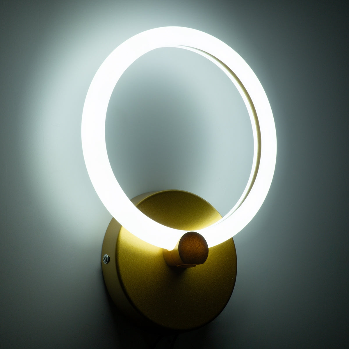 GloboStar® MATILDA 61340 Φωτιστικό Τοίχου - Απλίκα Design LED CCT 8W 960lm 360° AC 220-240V - Εναλλαγή Φωτισμού μέσω Διακόπτη On/Off All In One Ψυχρό 6000k+Φυσικό 4500k+Θερμό 2700k Μ20 x Π5 x Υ25.5cm - Χρυσό - ledmania.gr