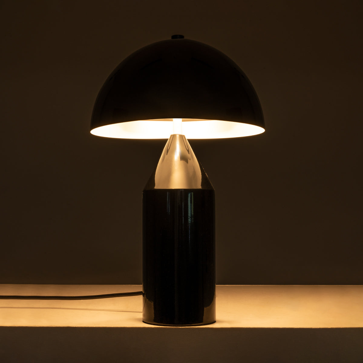 GloboStar® URANUS-S 61449 Μοντέρνο Επιτραπέζιο Φωτιστικό Πορτατίφ Δίφωτο 2 x E27 AC220-240V IP20 - Φ25 x Υ39cm - Μαύρο Μεταλλικό Καμπάνα με Διακόπτη On/Off - 5 Years Warranty - ledmania.gr